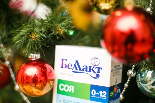 Беллакт на новогодней елке