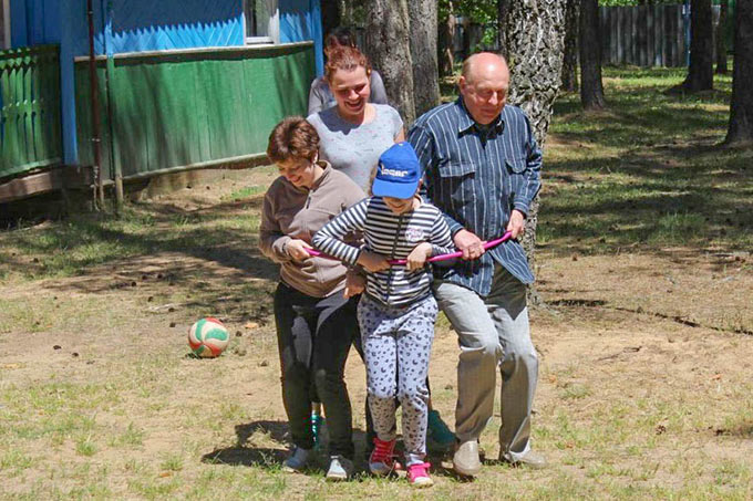 Эстафета с обручем