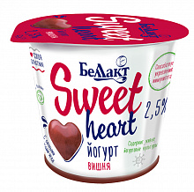 Йогурт двухслойный "Sweet heart" 2,5% "Вишня" 